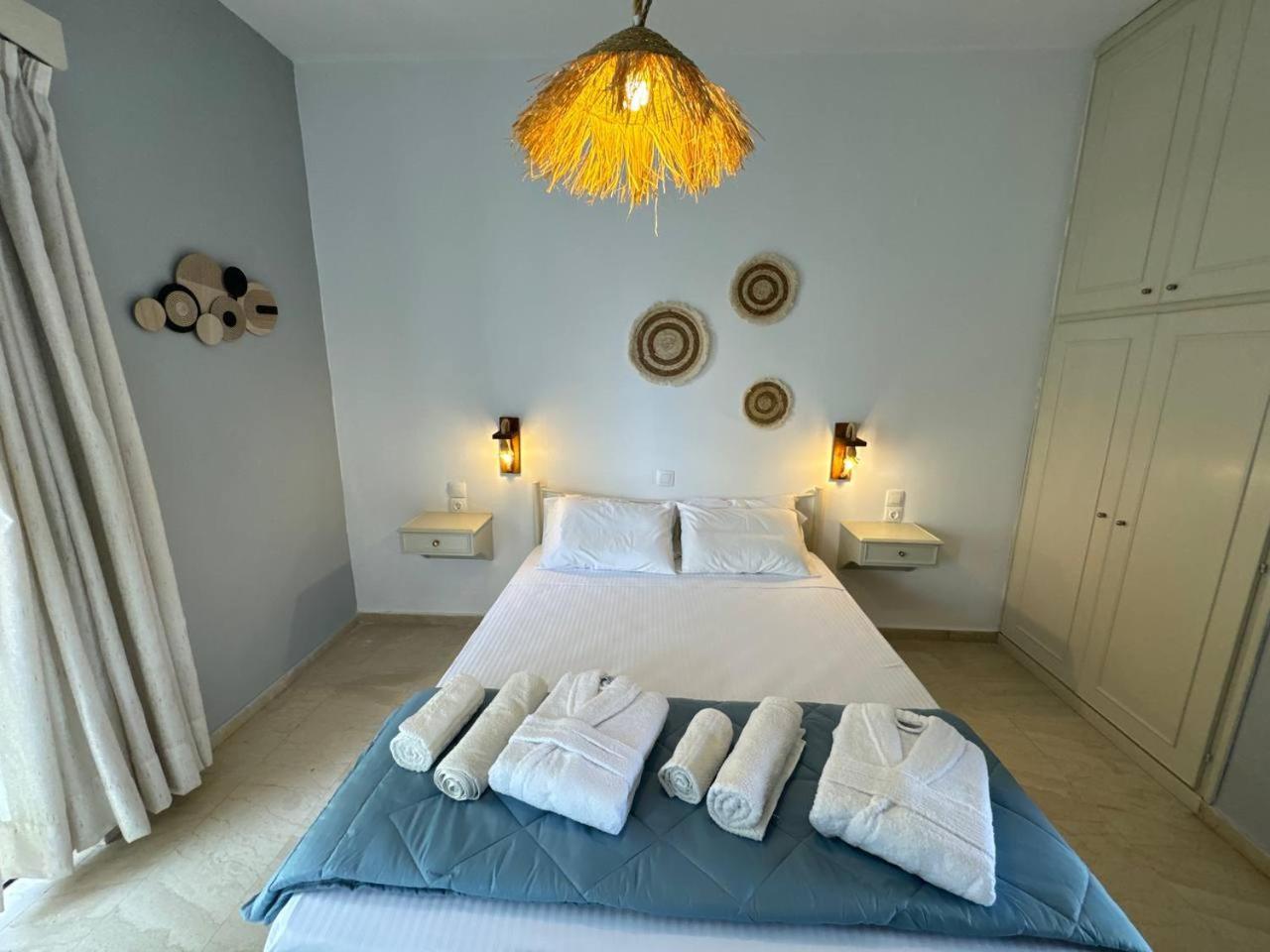 Bed & Breakfast The 3 Little Pigs Sidárion